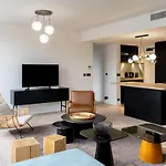 Amazing appartements on Champs-Elysées